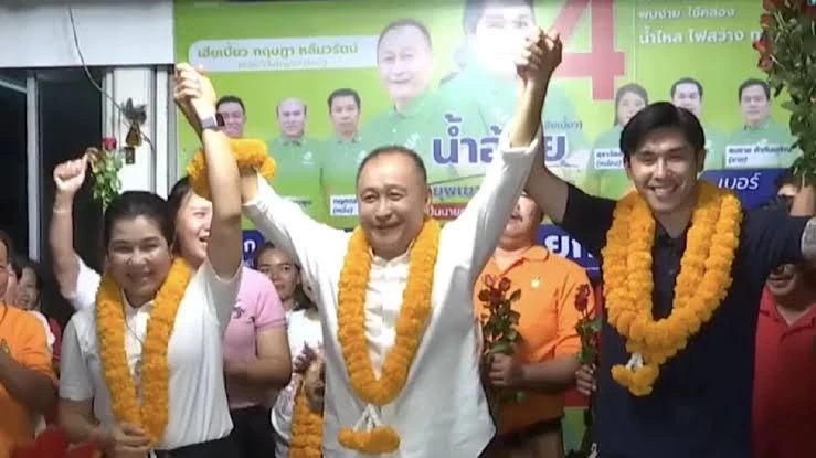 ยลโฉมทรัพย์สิน ‘นายกเบี้ยว’ พ้นเก้าอี้ รวย 36 ล้าน ปืน 6 กระบอก