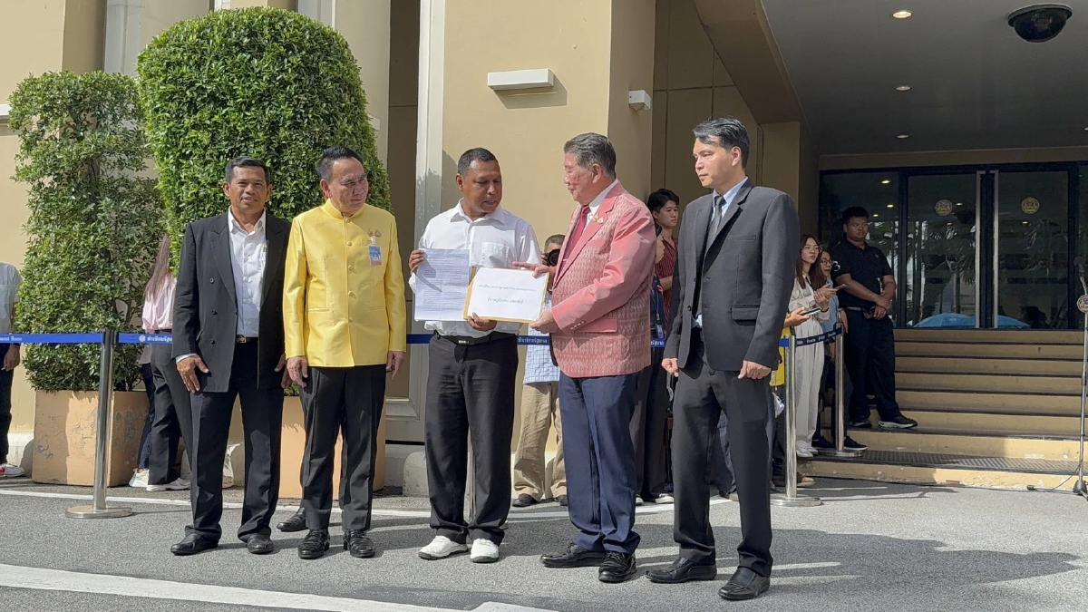 'ภูมิธรรม' ขู่ อธิบดีกรมที่ดิน แจงให้ชัดปมเขากระโดง ดักคอ อนุทิน อย่าตอบโต้