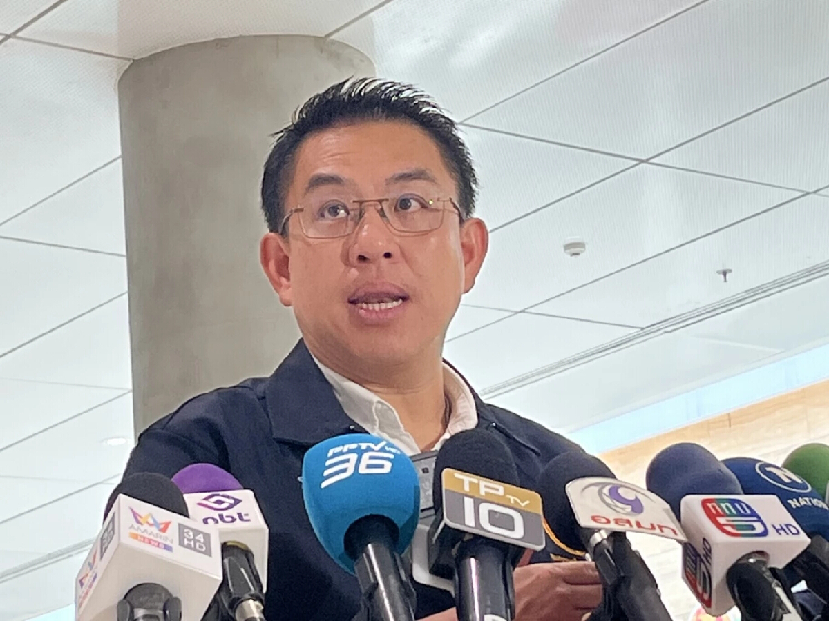 'วิโรจน์' อัด ครม.ชุดใหม่ ไม่สะท้อนสถานการณ์ปัจจุบัน ไร้ 'รมว.กลาโหม'