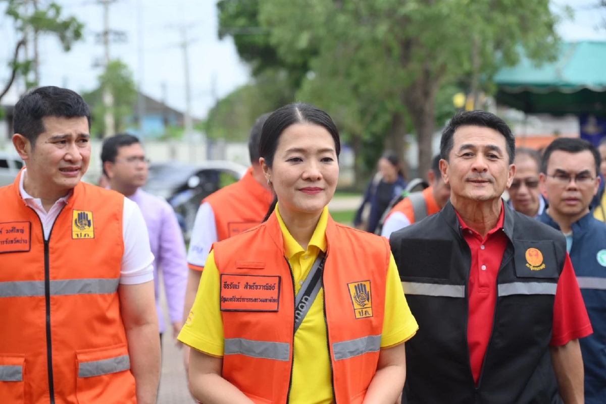 'ธีรรัตน์' ถึงน่าน ติดตามอุทกภัย เยี่ยม รพ. คาด 2-3 วันเข้าภาวะปกติ