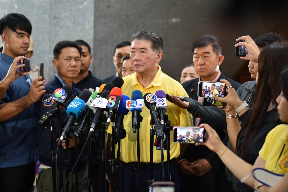 'มท.1' ถามม็อบเหมาะไหม ชุมนุม 2 ส.ค. ทั้งที่ไทย-กัมพูชาปะทะอยู่