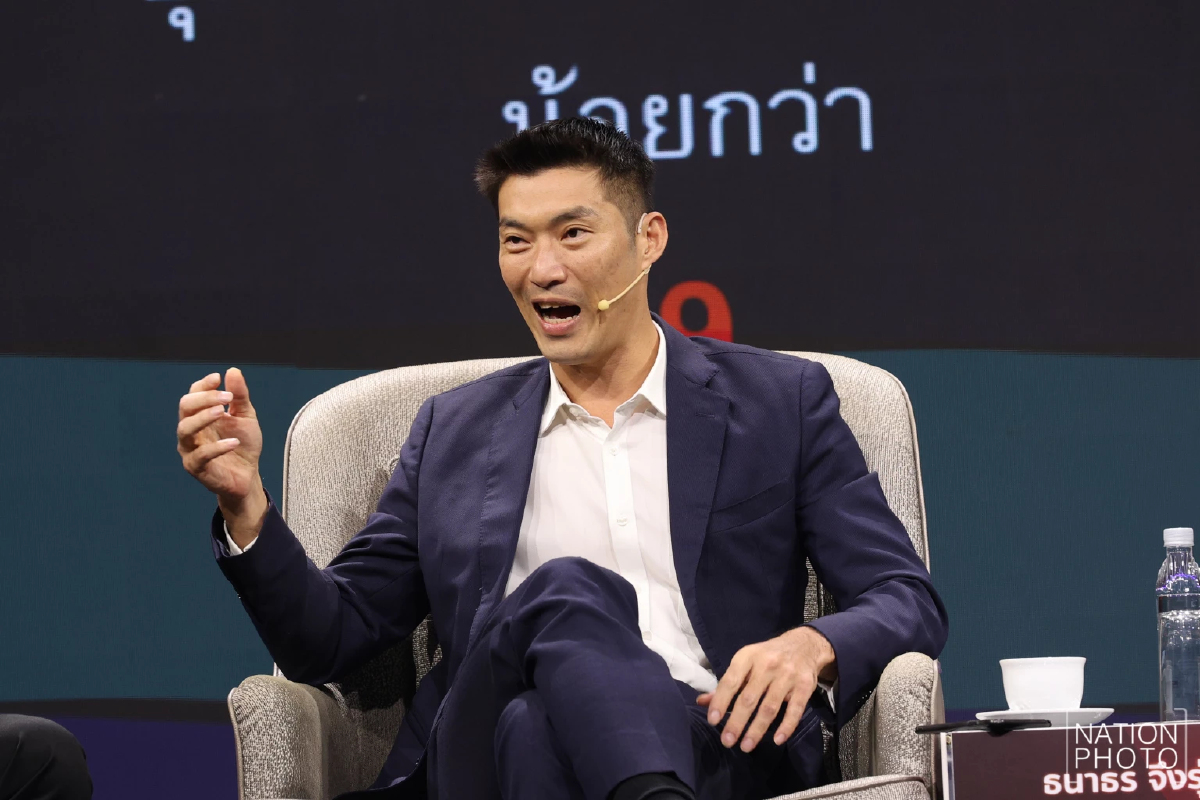 ‘ธนาธร’ ลั่นไร้ดีลลับแดง-น้ำเงิน-ปัดคิดล้มล้างสถาบัน