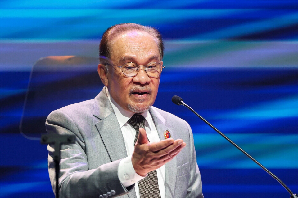 นายกฯ มาเลเซีย วอน 'ไทย-กัมพูชา' ลดตึงเครียด หวังหารือผู้นำสองประเทศคืนนี้