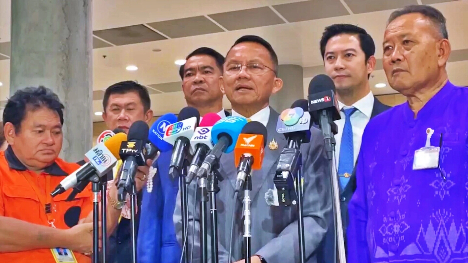 'สมศักดิ์' แจงปมหยุดรักษากัมพูชา ไม่ใช่ปฏิเสธคนไข้ ย้ำยึดหลักสิทธิมนุษชน