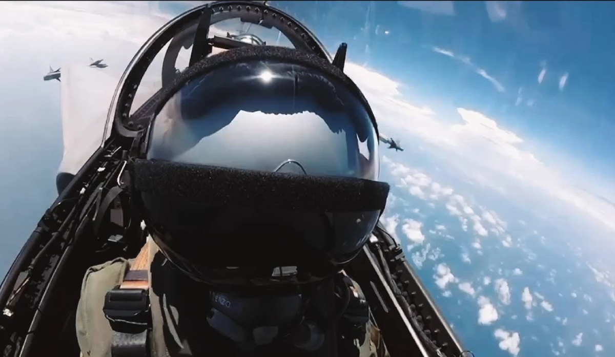 F-16 ทิ้งบอมบ์ 2 กองบัญชาการกัมพูชา กระเจิง บ่ายโจมตีทิศใต้ ปราสาทตาเมือนธม