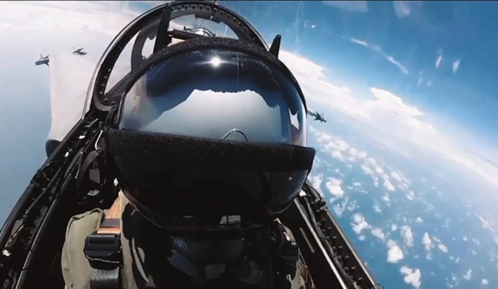 F-16 ทิ้งบอมบ์ 2 กองบัญชาการกัมพูชา กระเจิง บ่ายโจมตีทิศใต้ ปราสาทตาเมือนธม