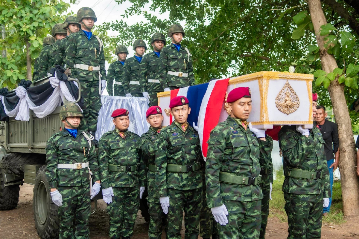 สดุดี 'ทหารกล้า' พระราชทานเพลิงศพ พร้อมเลื่อนยศ-ปูนบำเหน็จ