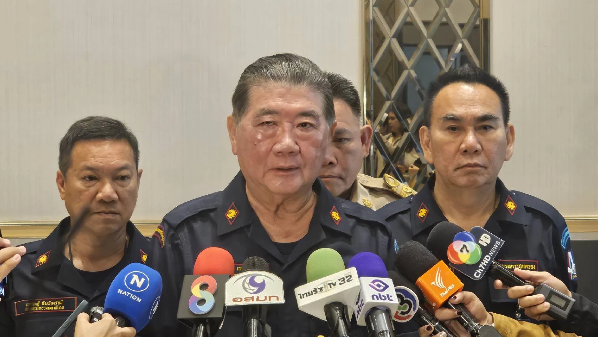 'ภูมิธรรม' ไม่ก้าวล่วง 'ทักษิณ' กลืนเลือดร่วมงาน ภท. อนาคต