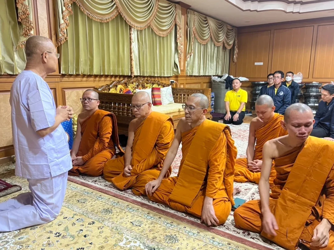 'พระเทพพัชราภรณ์' ยอมสึกแล้ว รับโอนให้ 'สีกากอล์ฟ' กว่า 12.8 ล้าน