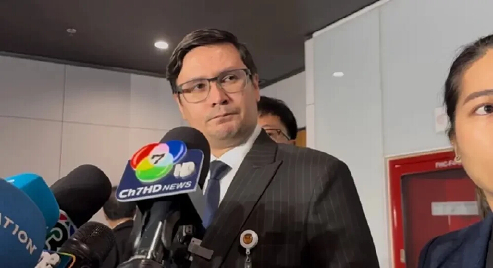 'โรม' ค้านทำรั้วล้อมปราสาทตาเมือนธม แนะยกระดับปราบแก๊งคอลฯแทน