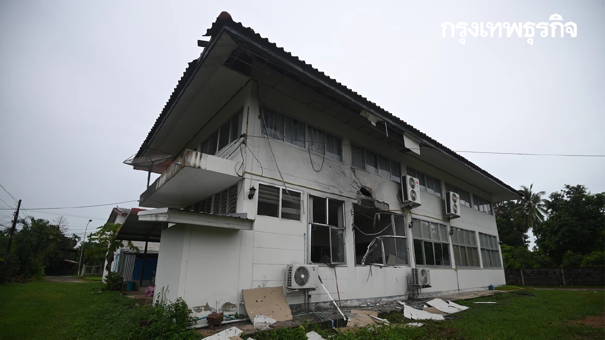 ภาพความเสียหาย รพ.สต.ศรีสะเกษ หลังถูกกระสุนปืนใหญ่กัมพูชาถล่ม