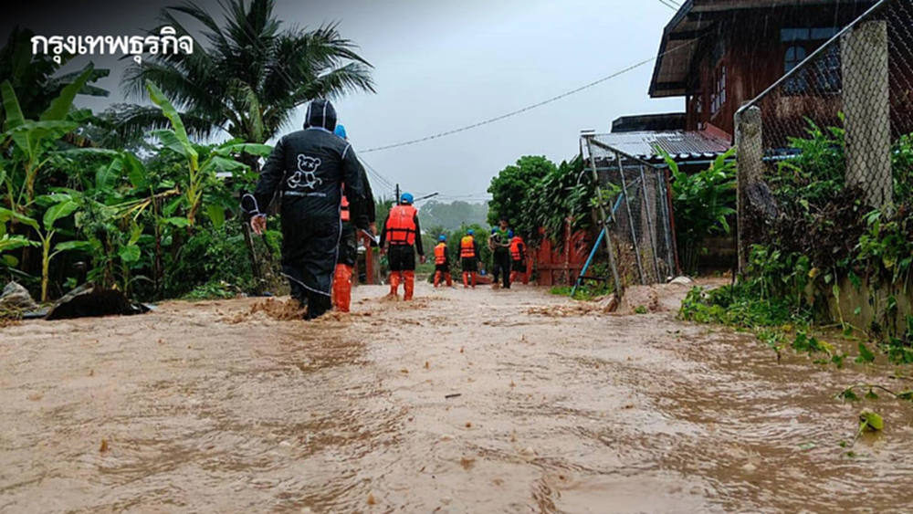 น่านฝนตกหนัก น้ำป่าหลากท่วม ทบ. ส่งกำลังพลช่วยผู้ประสบอุทกภัย