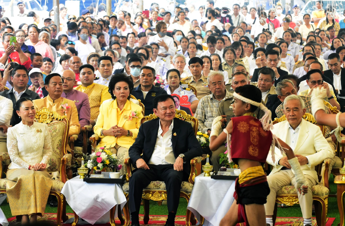 ทักษิณ  เททองหล่อหลวงพ่อคูณองค์ใหญ่ที่สุด ให้ศรัทธาพระพุทธศาสนา มีพระดี 99%