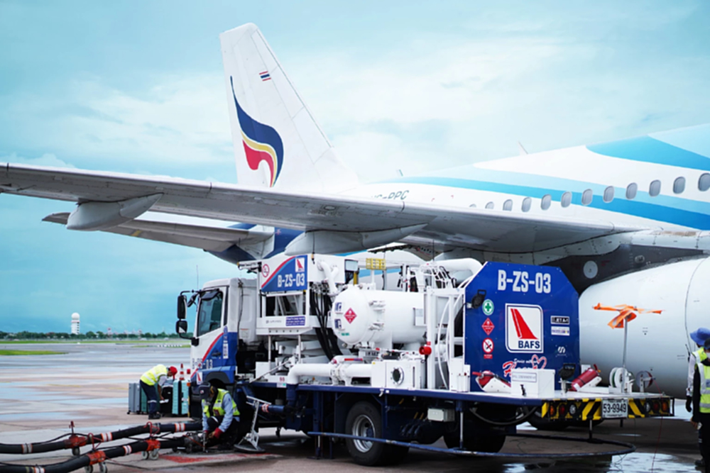 'โออาร์-บางกอกแอร์เวย์ส' นำร่องใช้น้ำมัน SAF ยกระดับการบินสู่ความยั่งยืน 