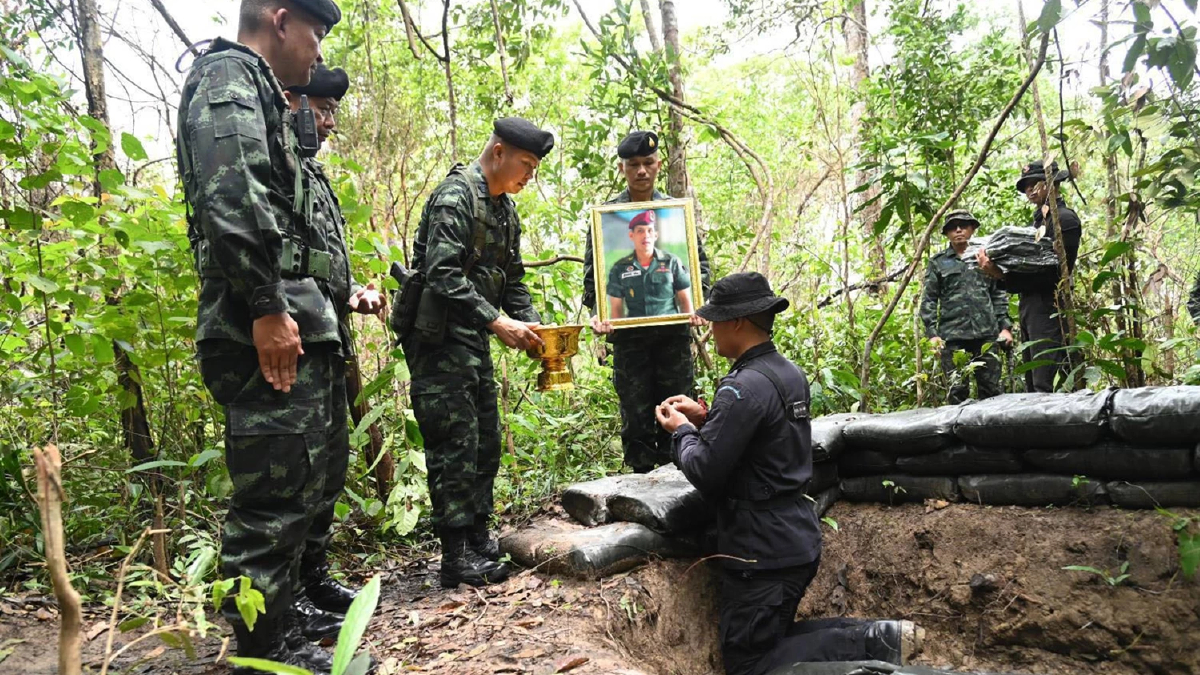 แม่ทัพภาคที่ 2 นำสิ่งของพระราชทาน มอบให้ทหารชายแดนไทย-กัมพูชา