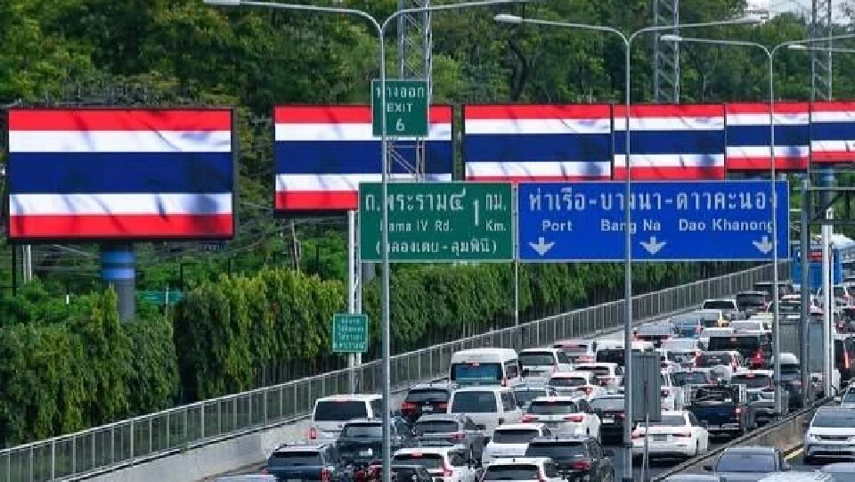 เปิดภาพ! ธงชาติไทย เครือข่ายสื่อโฆษณาดิจิทัล  'ทบ.' ขอบคุณร่วมปกป้องอธิปไตย