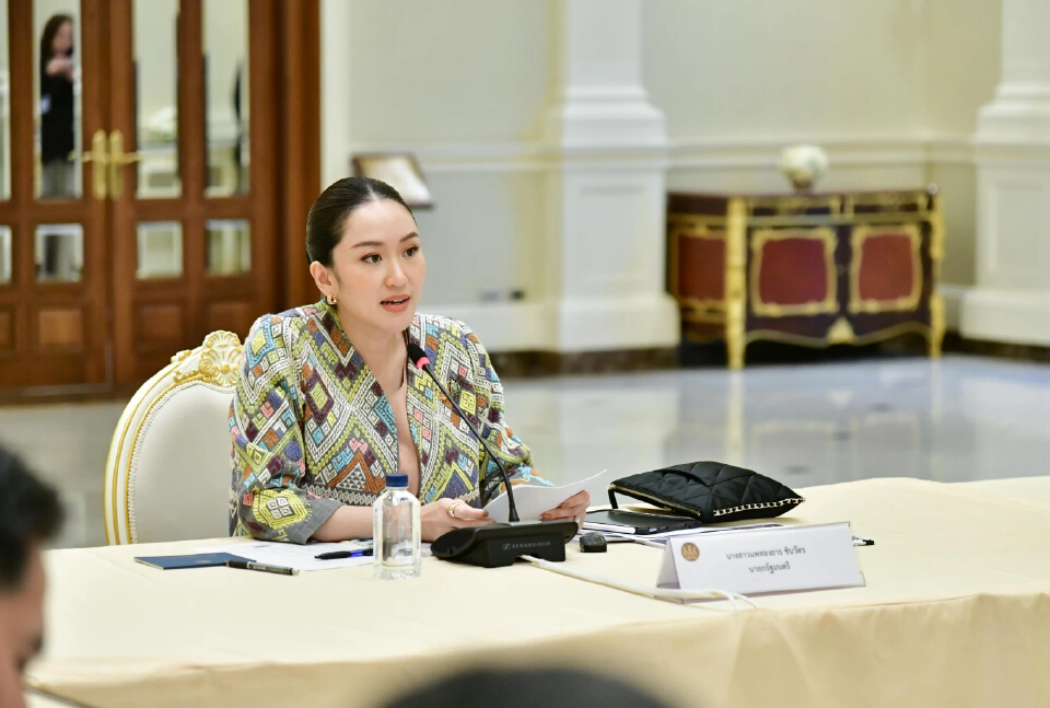 'อิ๊งค์ ปัดตอบ เขมรจ่อใช้อาวุธหนักโต้ไทย ขอประชุมช่วย ปชช.ก่อน