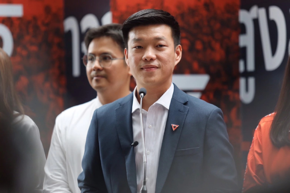 'เท้ง' ยันยังไม่ถึงทางตันดัน 'อนุทิน' นายกฯ แต่คุยกันตลอด