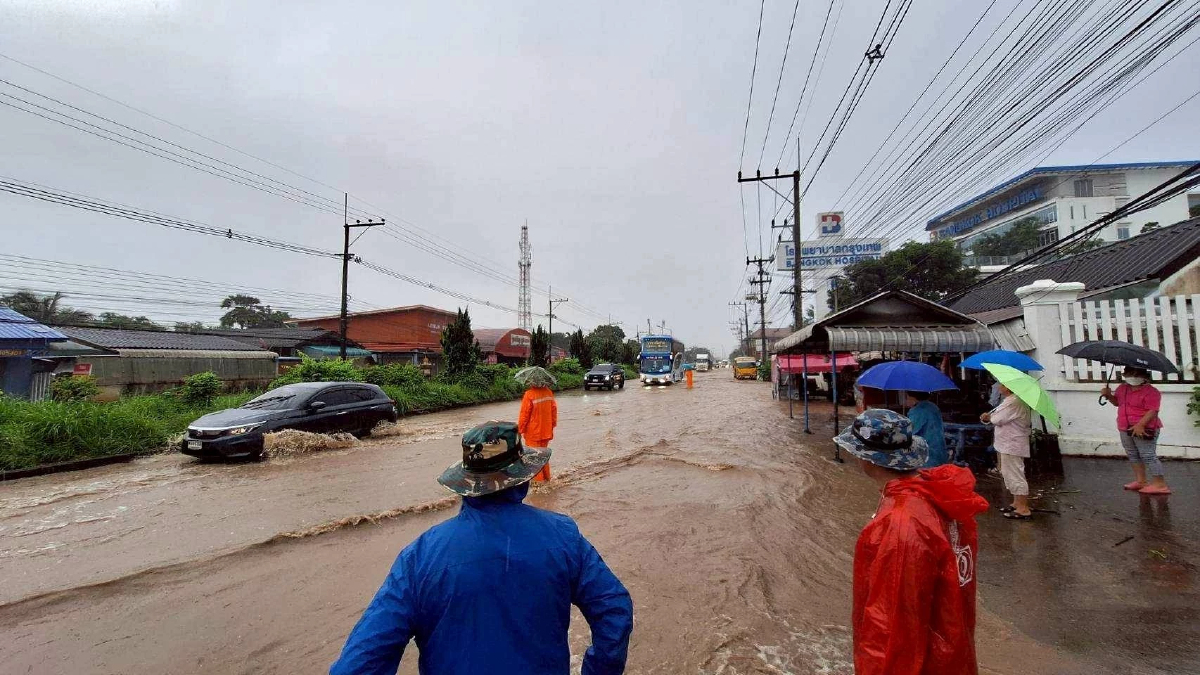 น้ำท่วมเชียงรายวิกฤต! อ.เมืองเชียงราย เร่งช่วย 8 ตำบล หลังฝนถล่มหนัก