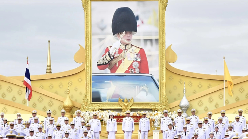 ‘ครม.’ ตักบาตร เนื่องใน วันเฉลิมฯ ‘ในหลวง’ ถวายสัตย์ มุ่งแก้ปัญหาชาติ