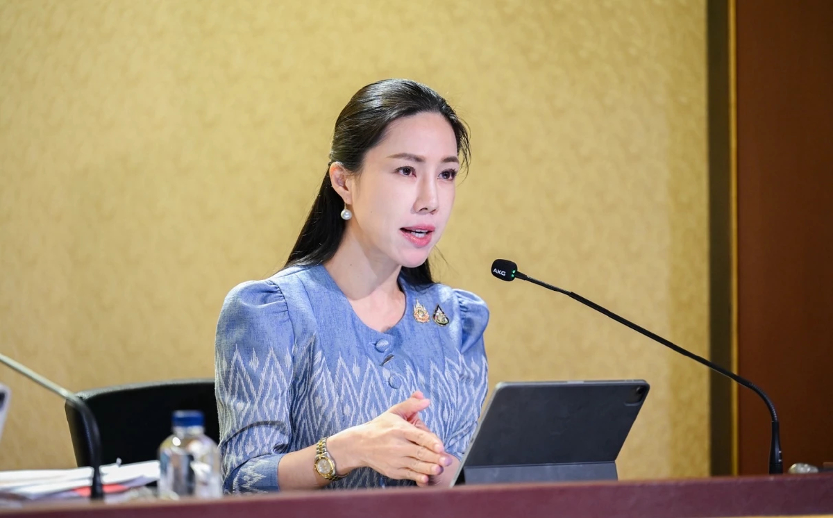 บุกทลายโกดังสินค้า ย่านบางขุนเทียน ยึดสินค้าไร้ มอก. กว่า 10 ล้าน