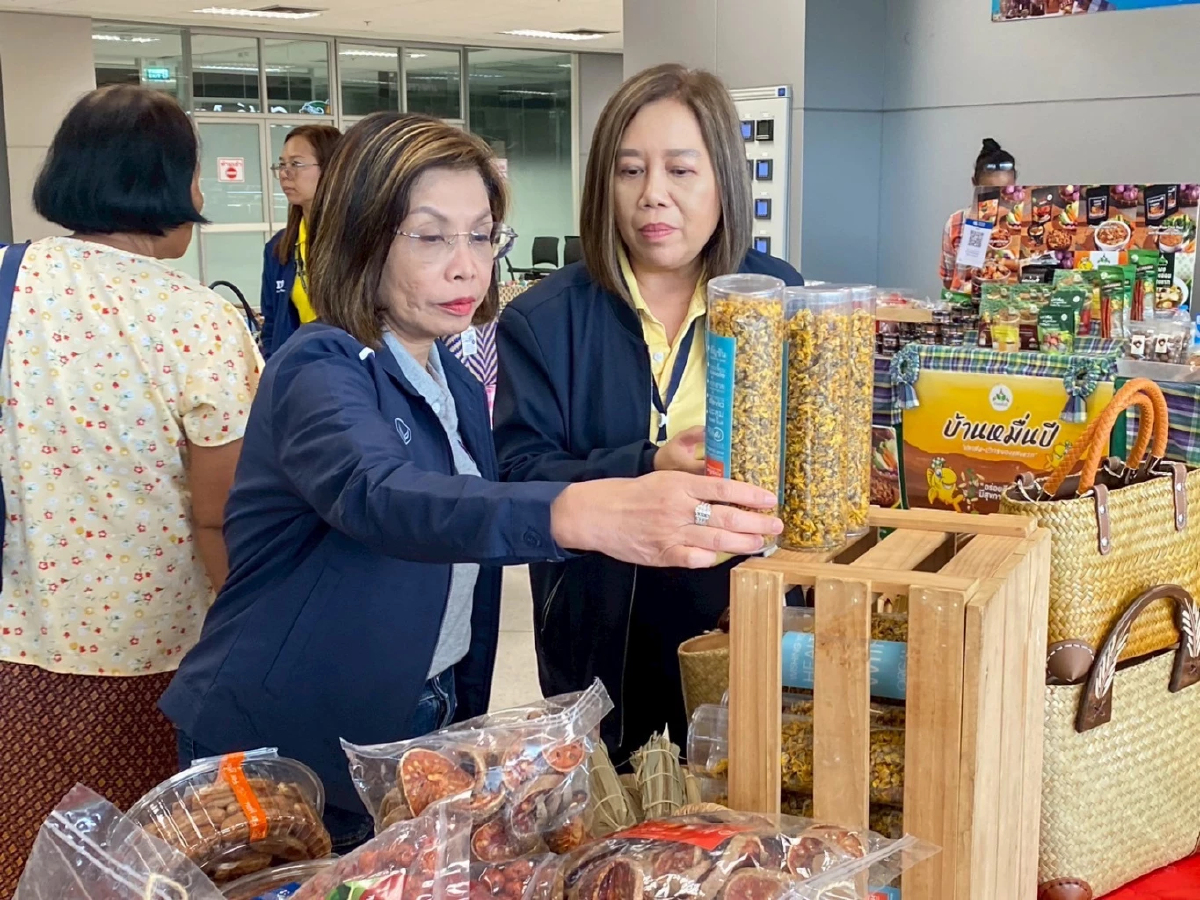 'มนพร' หนุนสนามบินสังกัด ทย. จับมือ จว. ดันสินค้าวิสาหกิจชุมชน