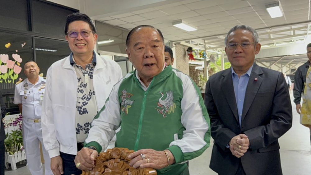 เบิร์ธเดย์ 'บิ๊กป้อม'ครบ 80 ปี ห่วงประชาชนไม่รู้อีโหน่อีเหน่ ต้องเดือดร้อน