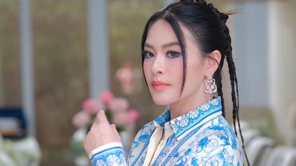 หัวหน้าก้าวอิสระ ส่งกำลังใจทหารแนวหน้า มอบ แผ่นเหล็ก - เครื่องสร้างบังเกอร์