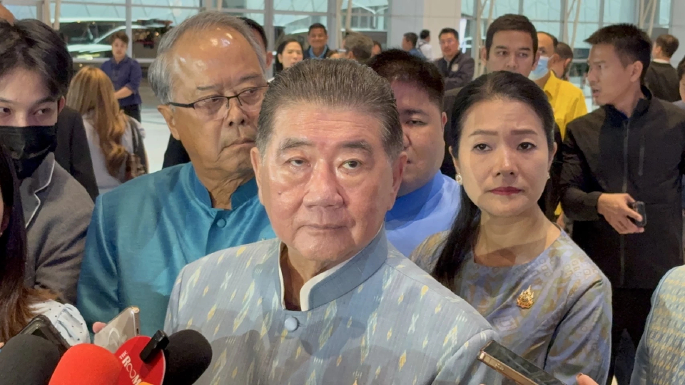 'ภูมิธรรม'ห่วงระบบราชการผิดเพี้ยน หลังมีกระแสเชียร์ต่อายุ 'มทภ.2'
