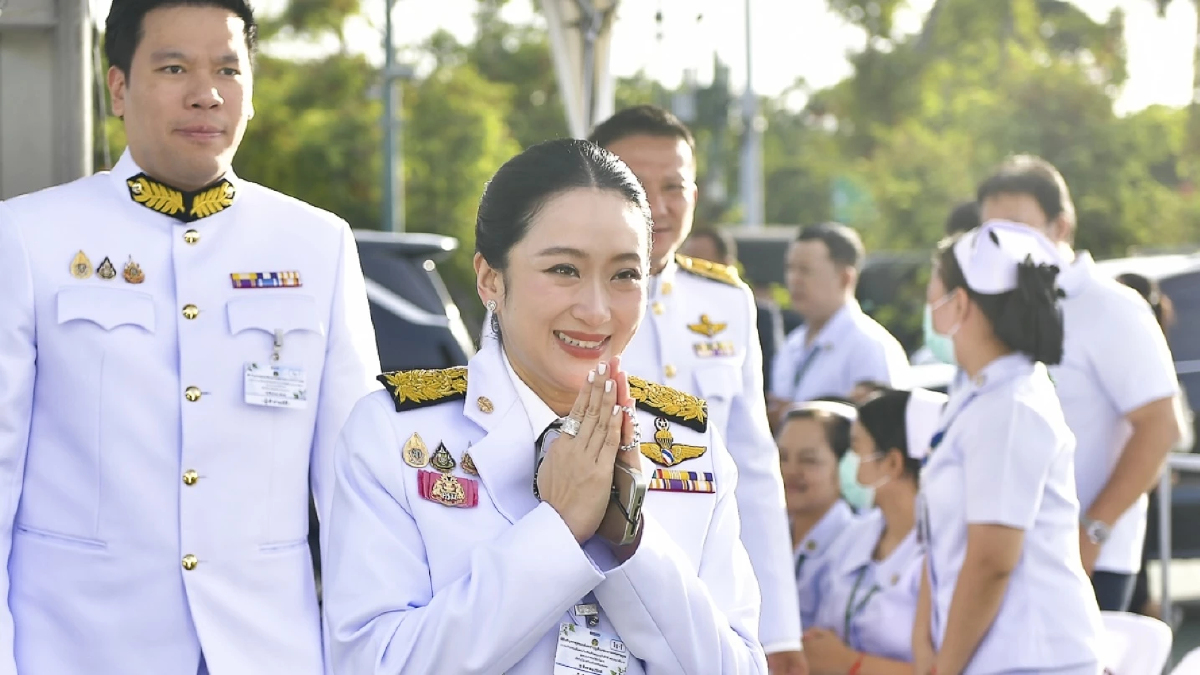 ‘แพทองธาร’ ปัดตอบ ชิงลาออก ‘นายกฯ’ เซ่นคลิปฮุน เซน บอกสื่อคิดถึงนะ