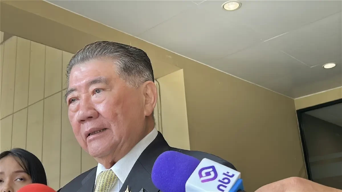 'ภูมิธรรม' ปัดย้าย 25 ผู้ว่าฯตามฐานเสียงพรรค เผยมีล็อตหน้าอีก