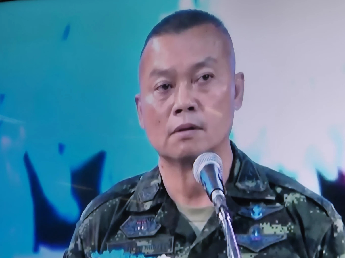 มทภ.2 ลั่น 'ในหลวง' ไม่ยุ่งการเมือง ทรงเป็นจอมทัพไทย ดูแลเสาหลักประเทศ