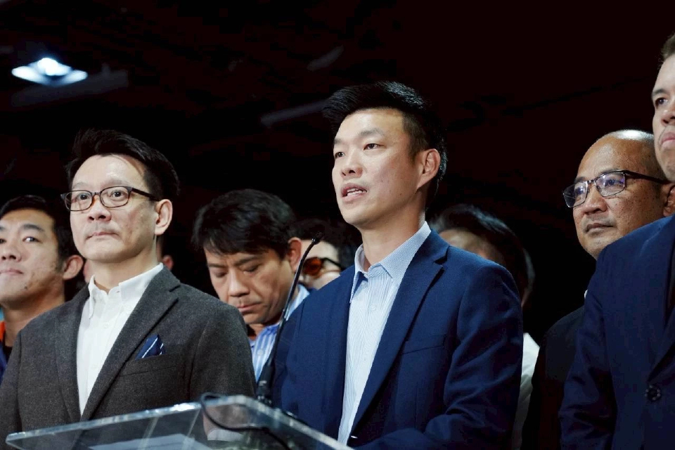 'เท้ง' ยังไม่รู้ 'อนุทิน' มาคุย ย้ำจุดยืนรัฐบาลใหม่ 4 เดือนยุบสภา