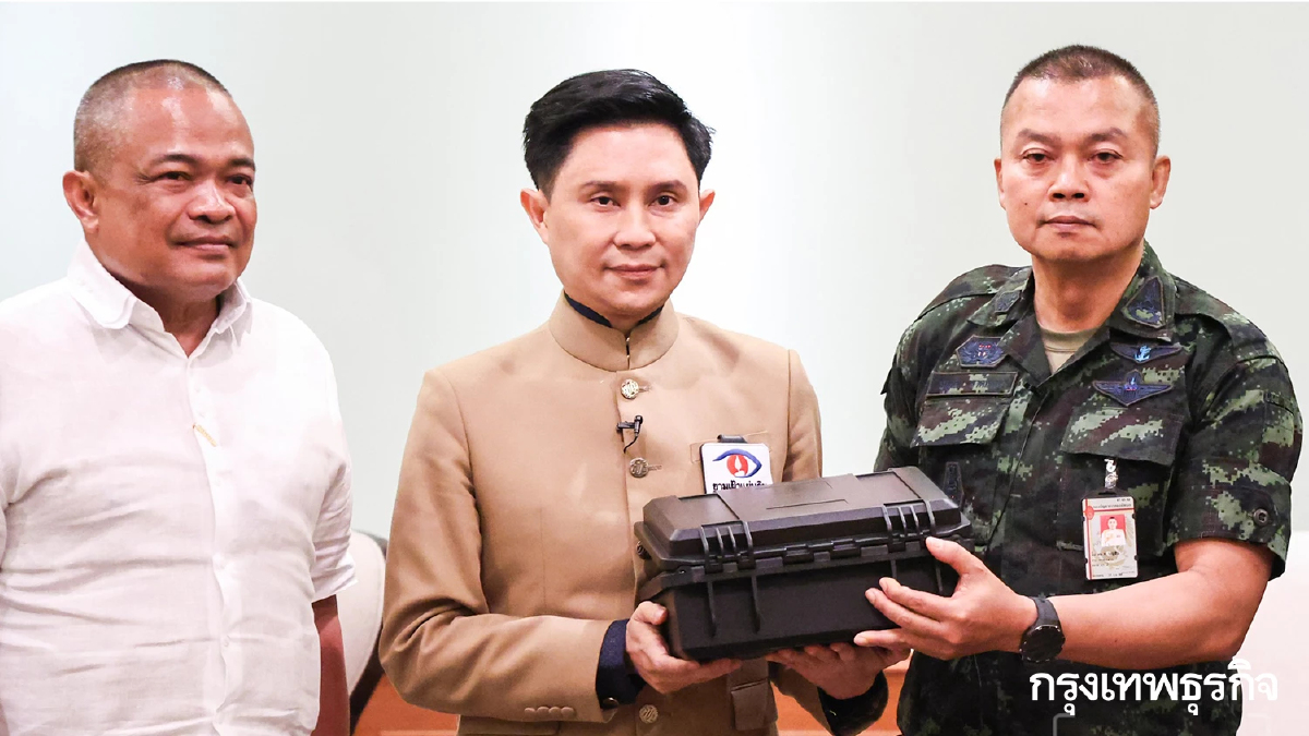 แม่ทัพภาคที่ 2 รับมอบโดรน อุปกรณ์ ส่งต่อแนวหน้า ชายแดนไทย-กัมพูชา