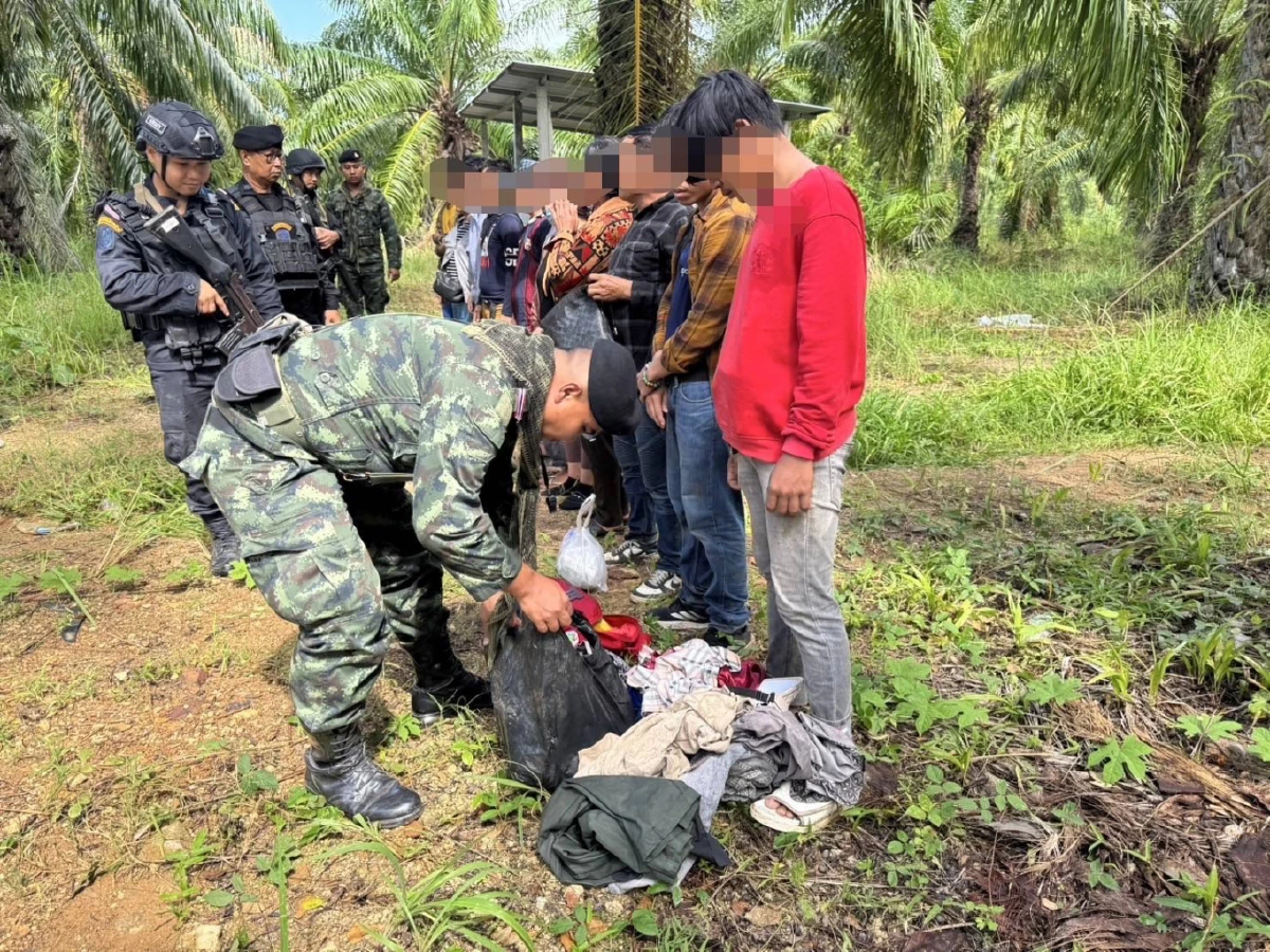 ทบ. พบ ชาวกัมพูชา ลักลอบเข้าไทยต่อเนื่อง หลังสู้รบชายแดน เหตุไร้งานทำ