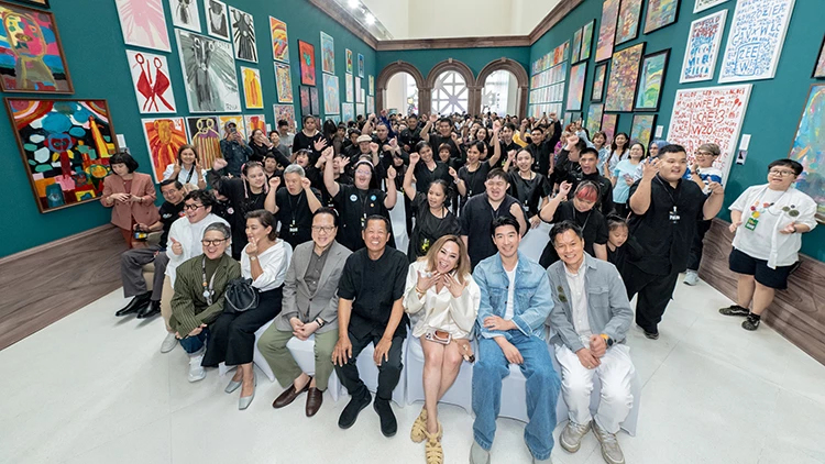 'JUST LET ME BE' ผลงานจากปลายพู่กันผู้มีภาวะดาวน์ซินโดรมและบกพร่องทางสติปัญญา