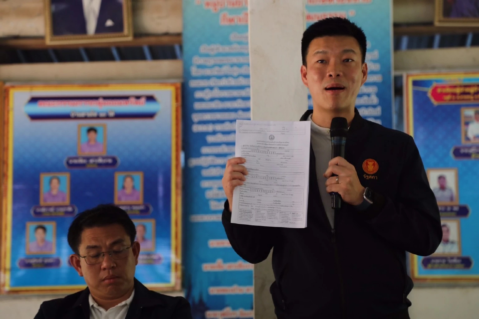 ผู้นำฝ่ายค้านลุยชายแดน จี้รัฐบาลปรับเกณฑ์เยียวยาถ้วนหน้า