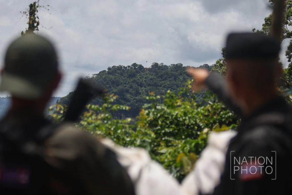 'ธงชาติไทย' บนภูมะเขือ จุดยุทธศาสตร์สำคัญชายแดนไทย-กัมพูชา