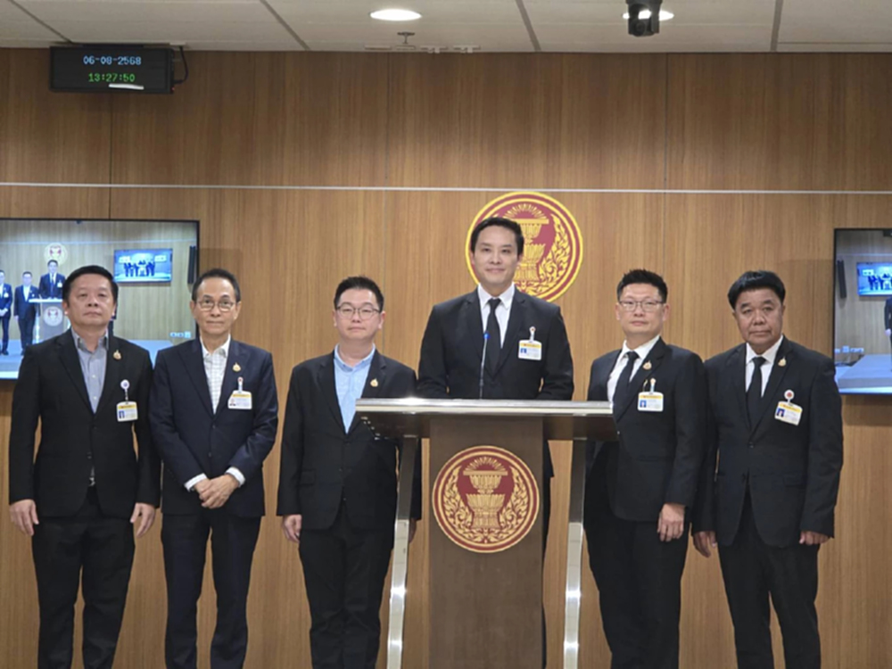 'ปริญญา' ย้ำจุดยืนยื่นถอด สว.สีน้ำเงิน เพื่อรับผิดชอบเชิงสถาบัน