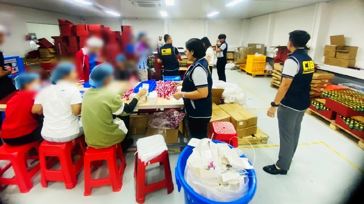 อย.-ปคบ. บุกโรงงานเครื่องสำอาง ผลิตสินค้าเถื่อน มูลค่า 20 ล้าน
