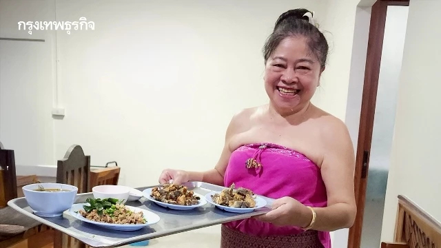 ‘ลาบต้นยาง’ ร้านลาบเชียงใหม่เจ้าของ ‘ตำนาน 40 ปี’ ลำแต้ๆ