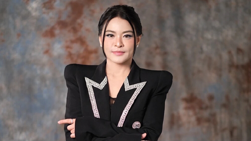 'มาดามหยก'ฟาด นักการเมือง-เกรียนคีย์บอร์ด ปากแจ๋ว  รู้ยังทหารมีไว้ทำไม