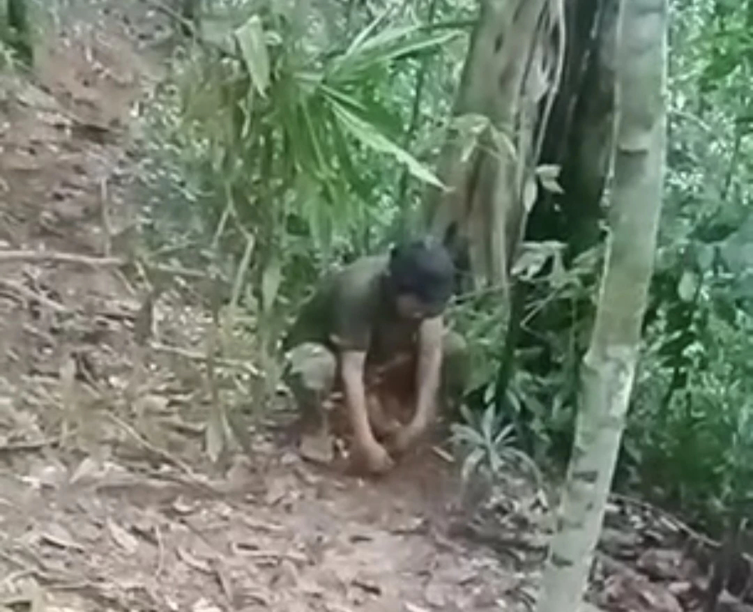 โฆษก ทบ.ฟาด กัมพูชา ปฏิเสธวางทุ่นระเบิดใหม่ ด้าน เพจกองทัพปล่อยคลิปแฉ