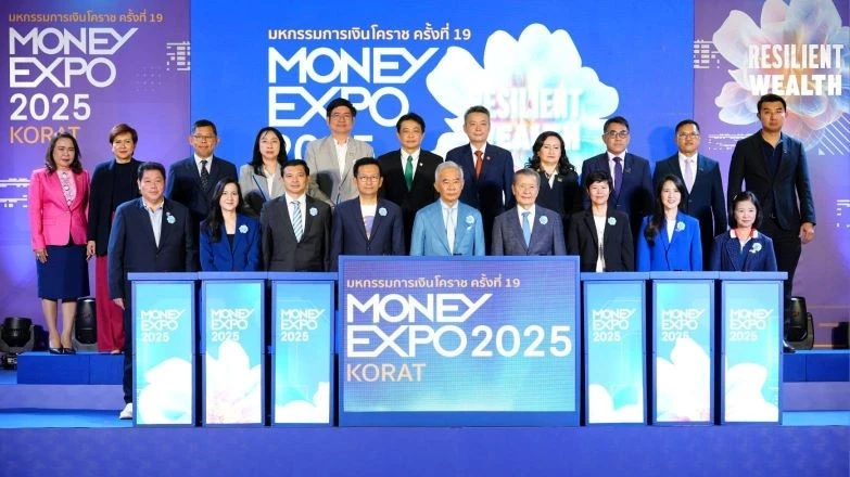 ”สุวัจน์”เปิดมันนี่เอ็กซ์โปโคราช หนุนแบงก์ปล่อยกู้เอสเอ็มอี