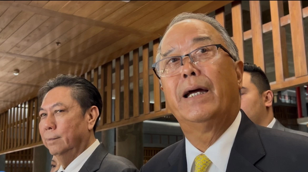 'ชูศักดิ์' ซัดพวกนอกระบบ หนุนให้มี นายกฯ นอกรัฐธรรมนูญ