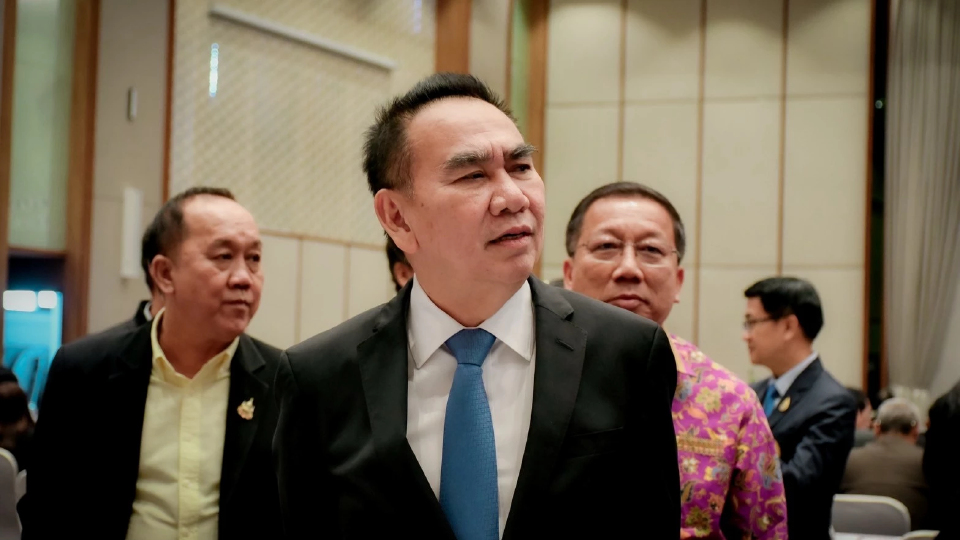 'เดชอิศม์' เคลียร์ดราม่า สั่งนายอำเภอต้อนรับ ยันตำแหน่ง'แค่หัวโขน'