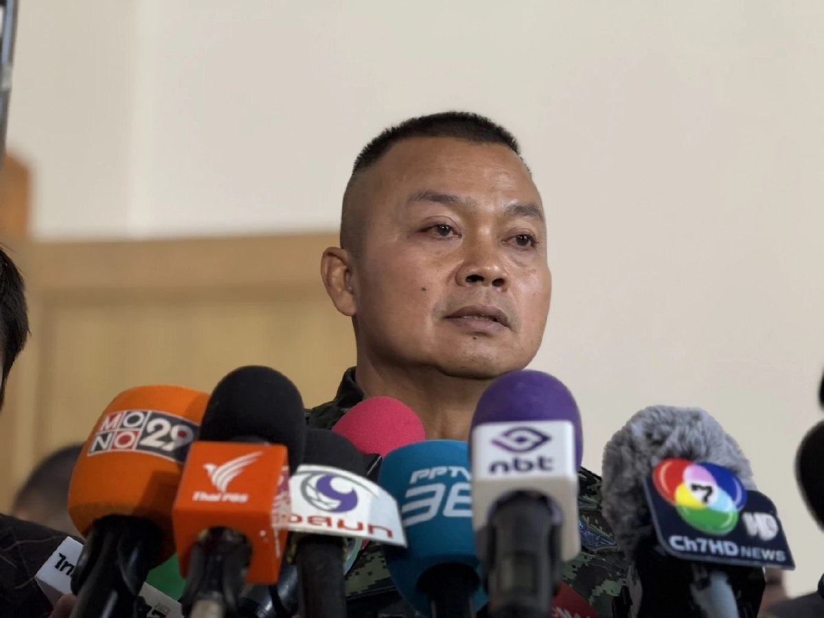 มทภ.2 เผย 'ในหลวง' องค์จอมทัพไทย ติดตามสถานการณ์ชายแดนไทย-กัมพูชา ทุกวัน