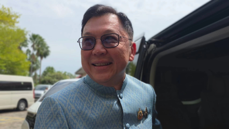 'จตุพร' เผย ถก ครม.นัดพิเศษ บรรยากาศดี อุบตอบ เอียงไป ภท.หรือไม่