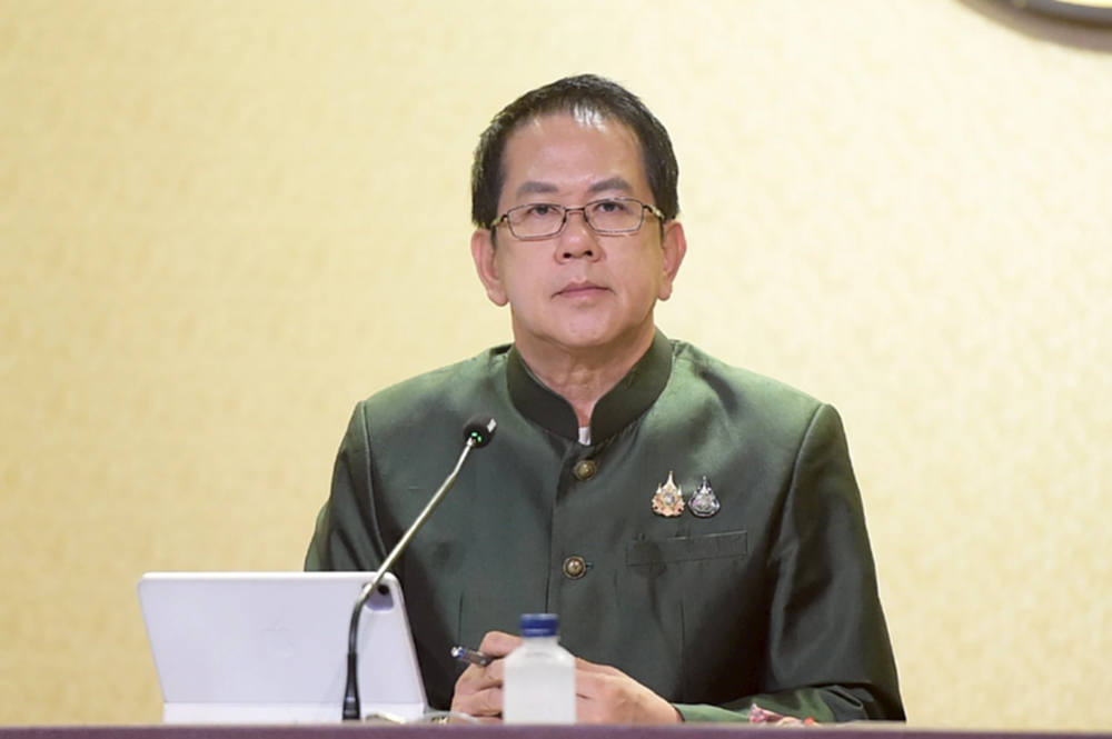 'ภูมิธรรม' ลงสุรินทร์ ฟังข้อเสนอเยียวยา - ส่งผู้พักพิงกลับบ้าน