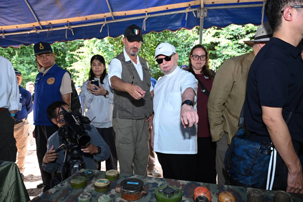 ‘มาริษ’ พาคณะทูต-รัฐภาคีอนุสัญญาออตตาวา ลงพื้นที่ชี้หลักฐานทุุ่นระเบิดกัมพูชา